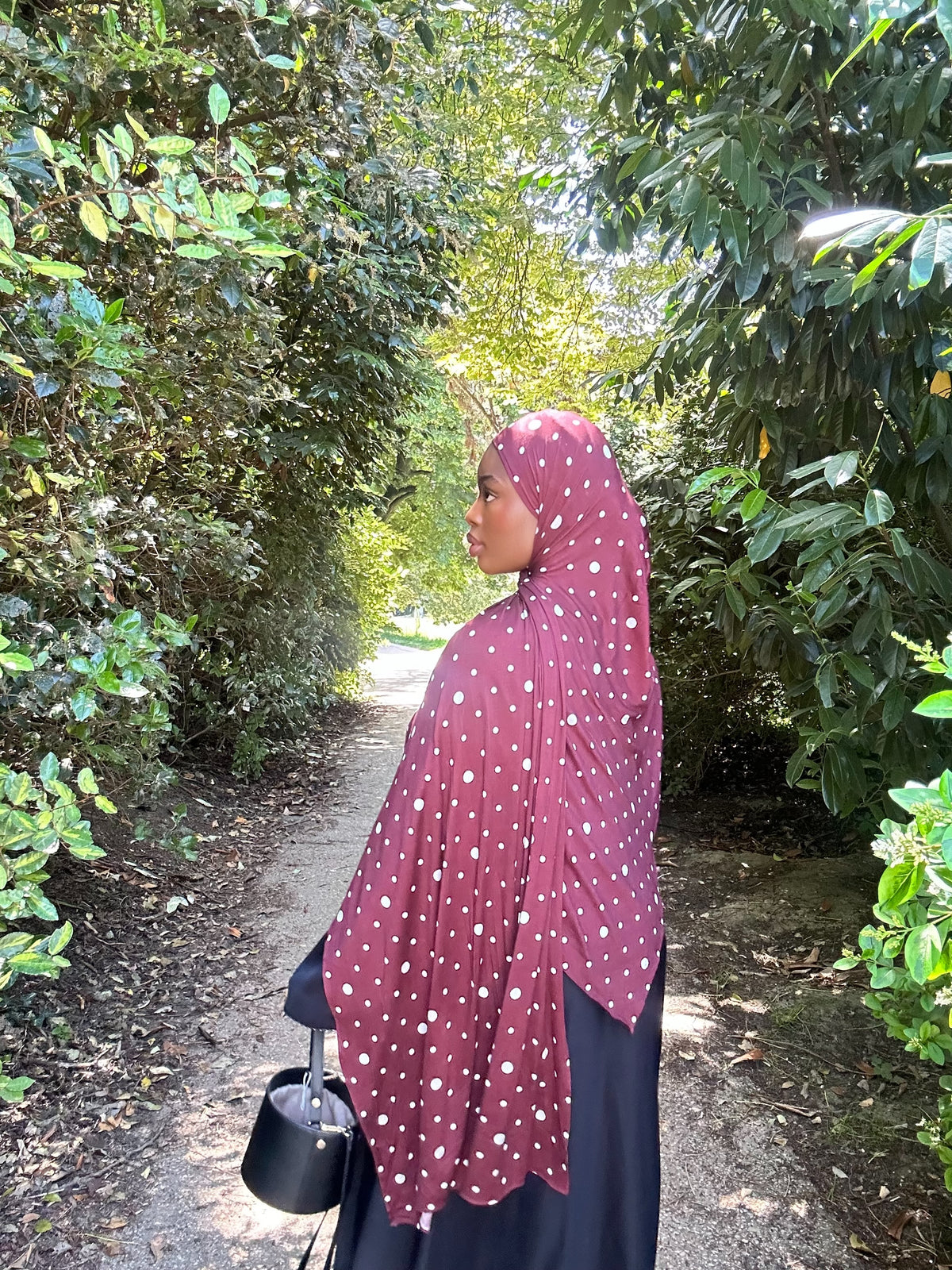 Hijab petit pois bordeaux Élan moderne