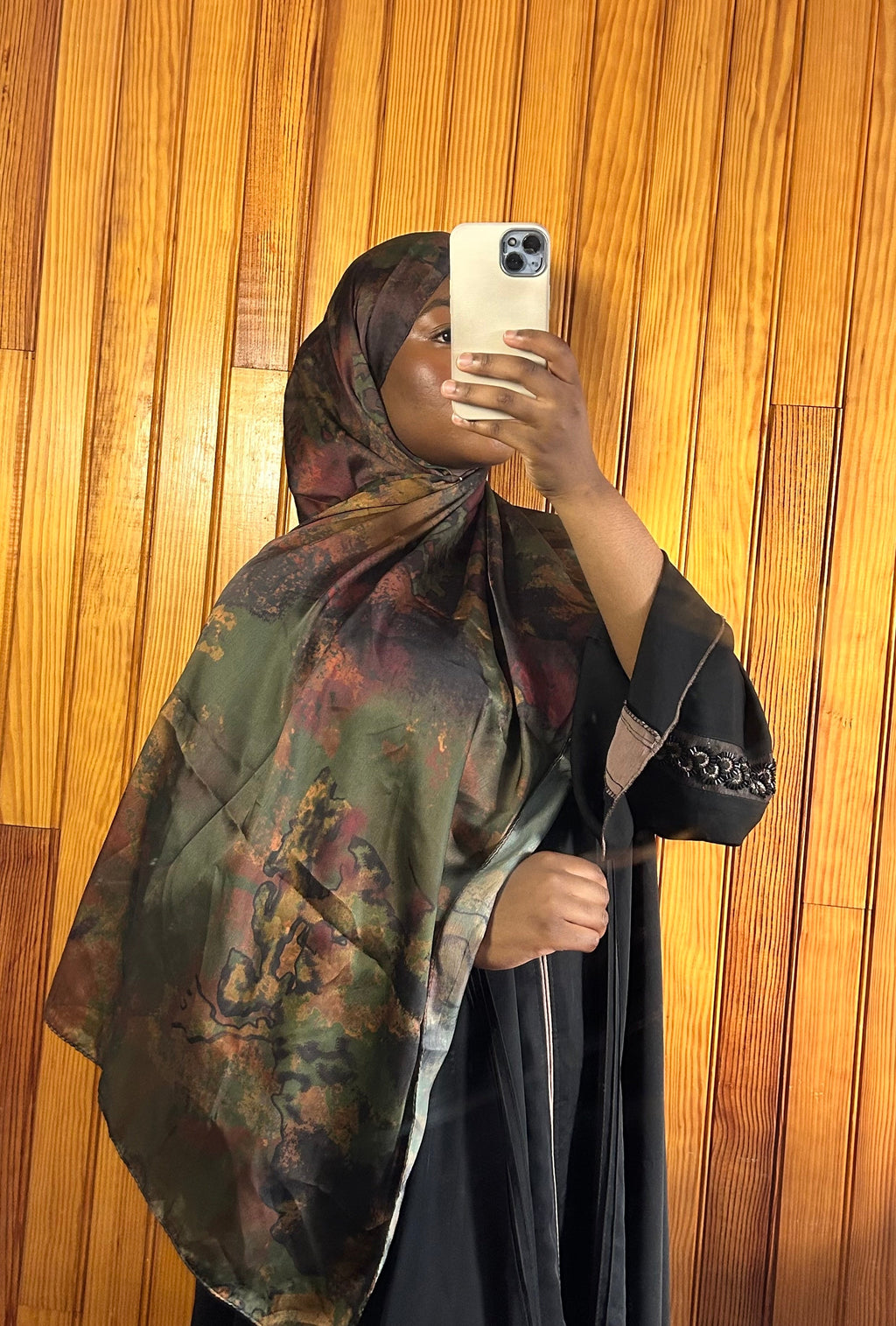 Hijab satin imprimé Élan moderne
