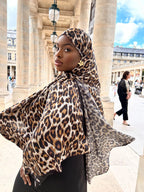Hijabs imprimé léopard en satin Élan moderne