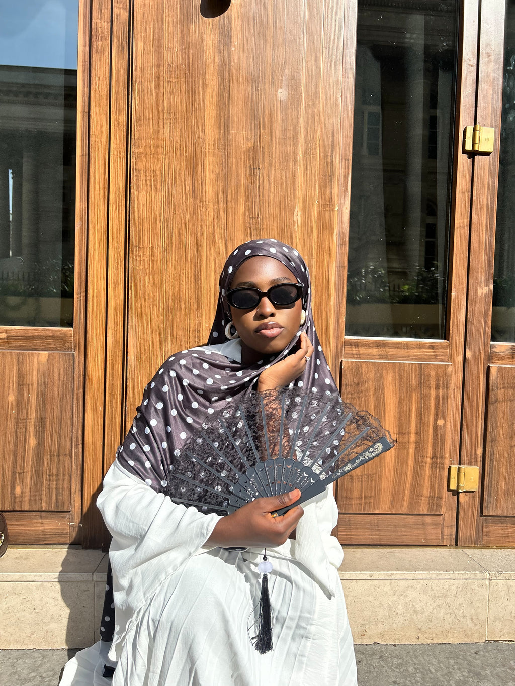 Hijab petit pois noir jersey liquide Élan moderne