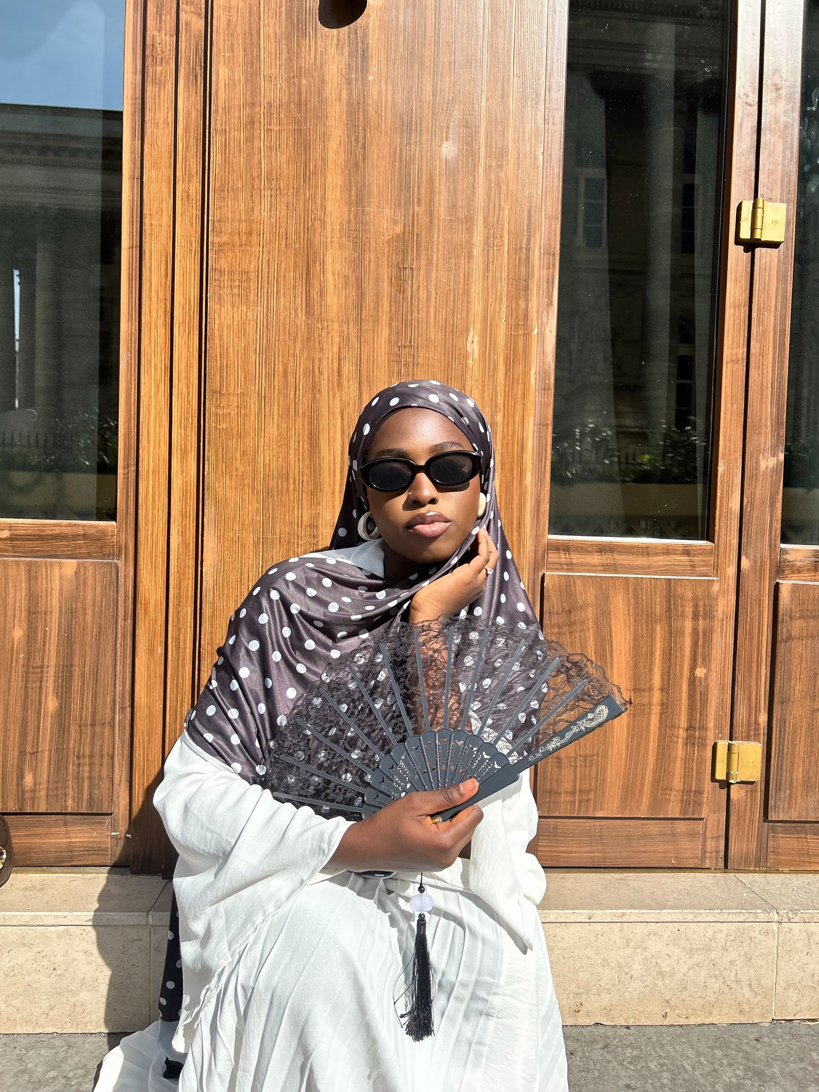 Hijab petit pois noir jersey liquide Élan moderne