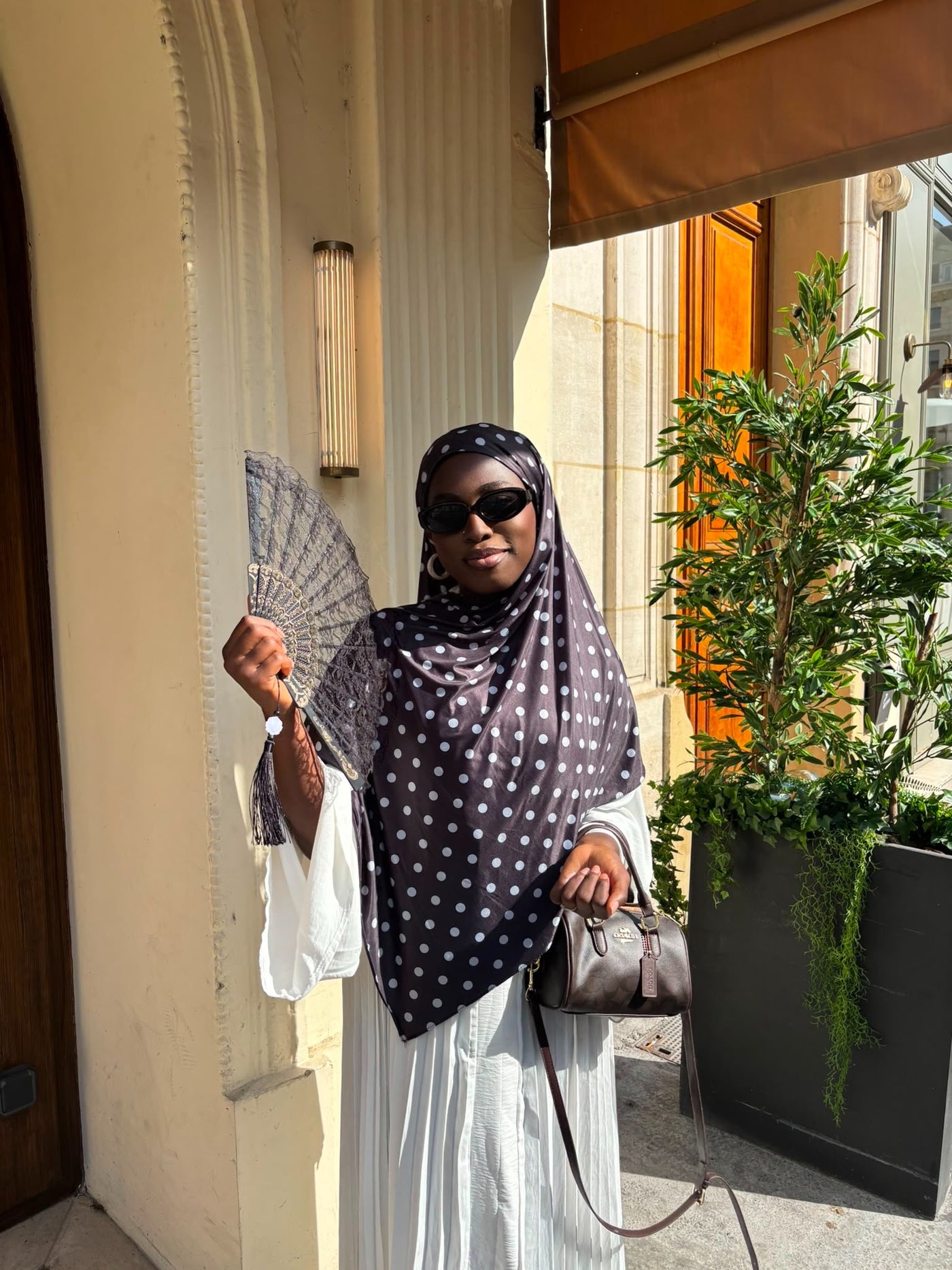 Hijab petit pois noir jersey liquide Élan moderne