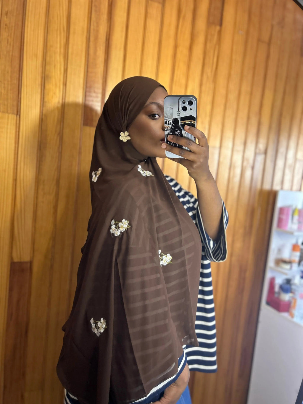 Hijabs mousseline en broderie fleur Élan moderne