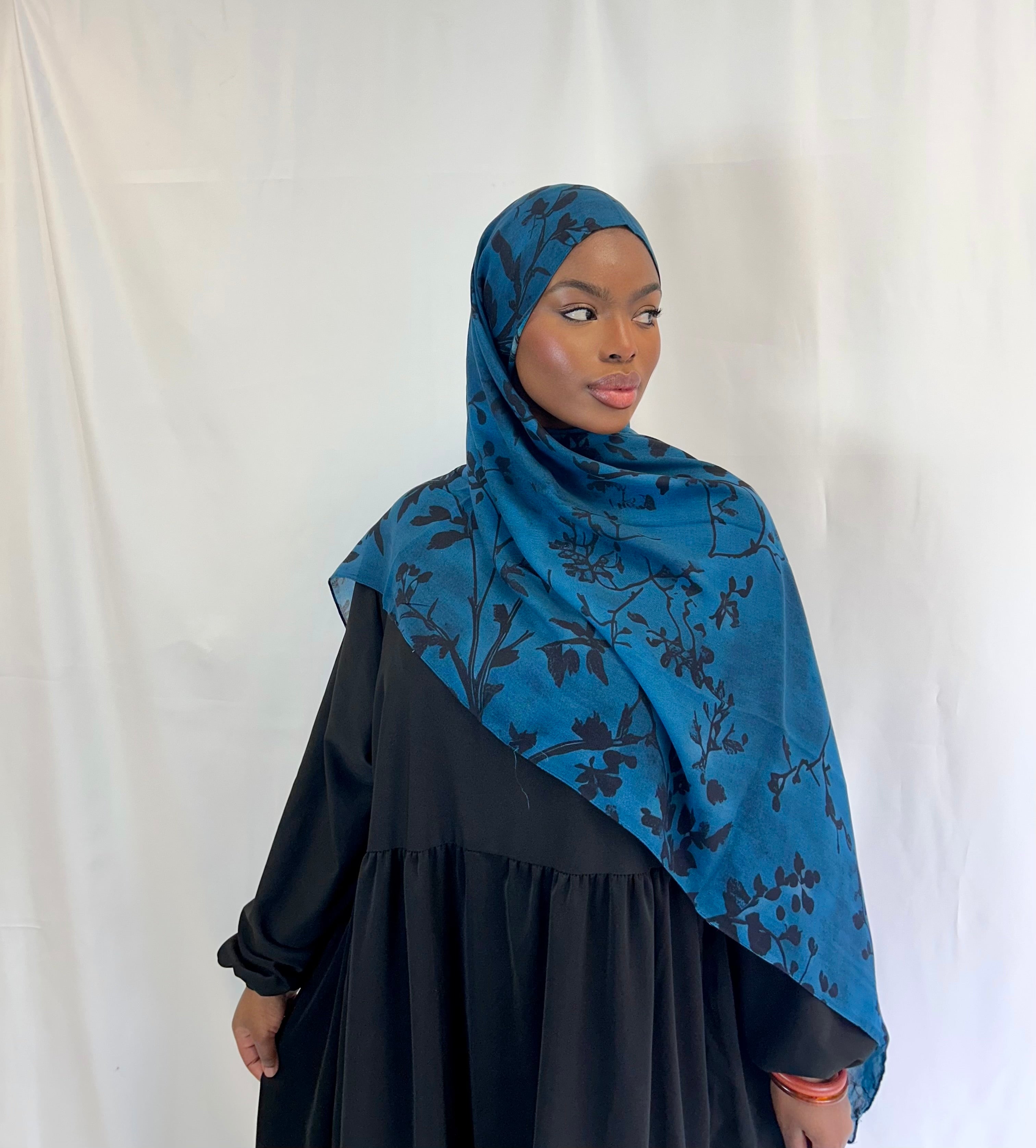 Hijab Blue Élan moderne