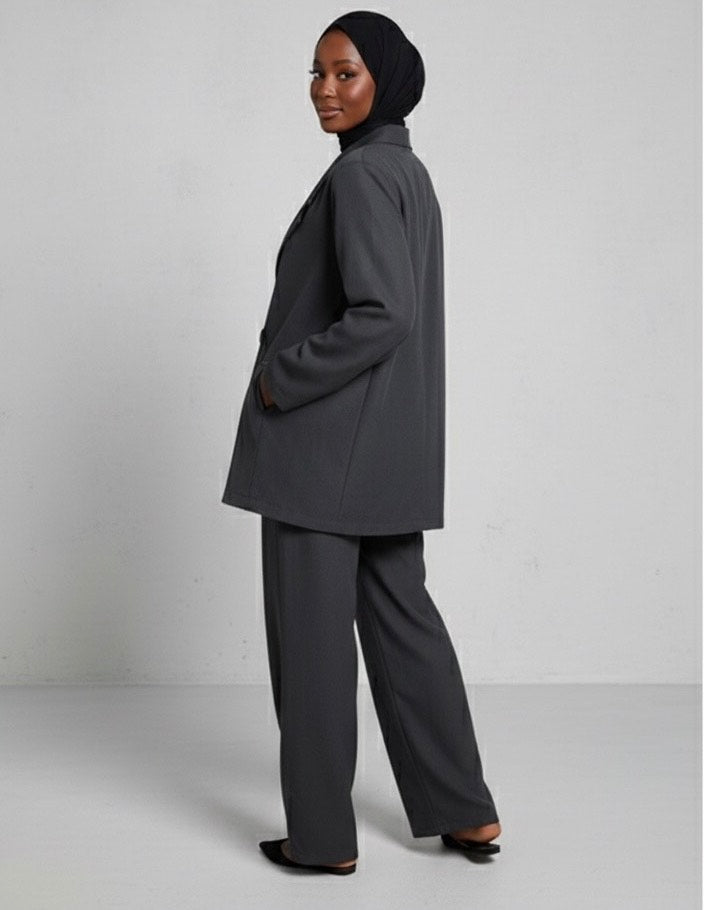 Ensemble blazer et pantalon Zaira Élan moderne